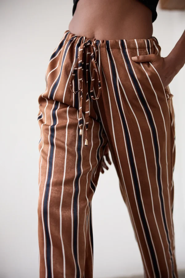 brown drawstring pant