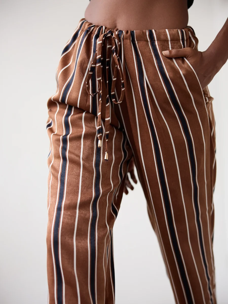 brown drawstring pant