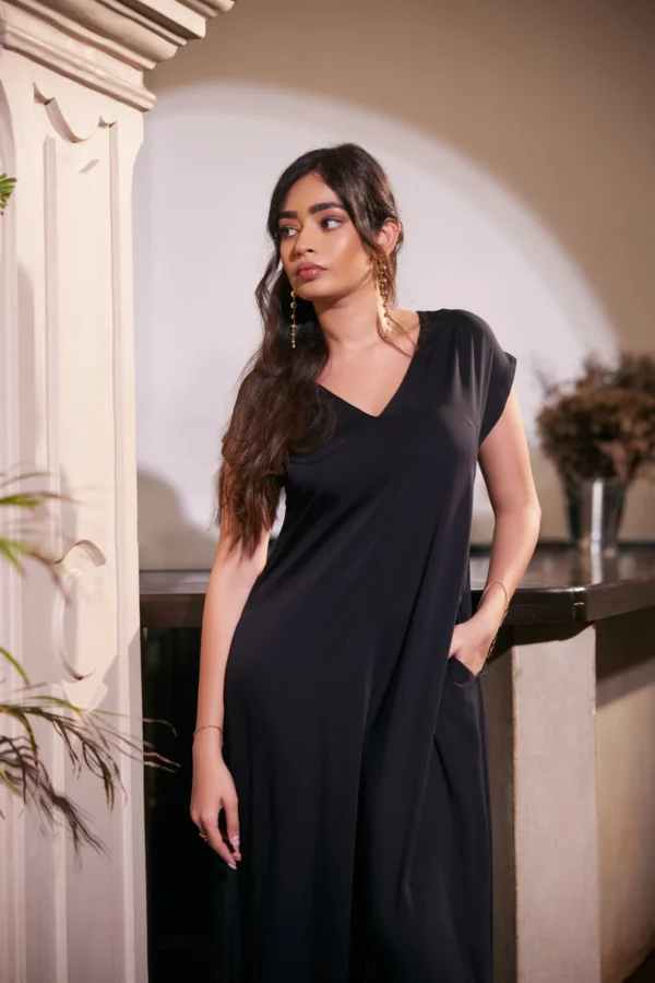 pockets, jumpsuit, v neck jumpsuit, flared jumpsuit