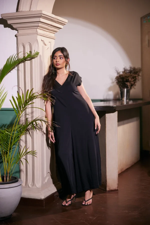 pockets, jumpsuit, v neck jumpsuit, flared jumpsuit