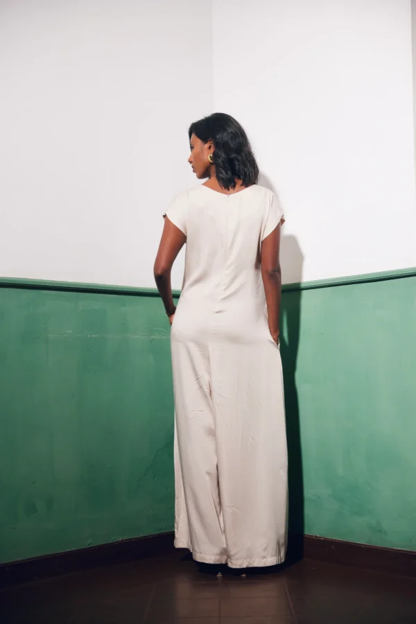 pockets, jumpsuit, v neck jumpsuit, flared jumpsuit